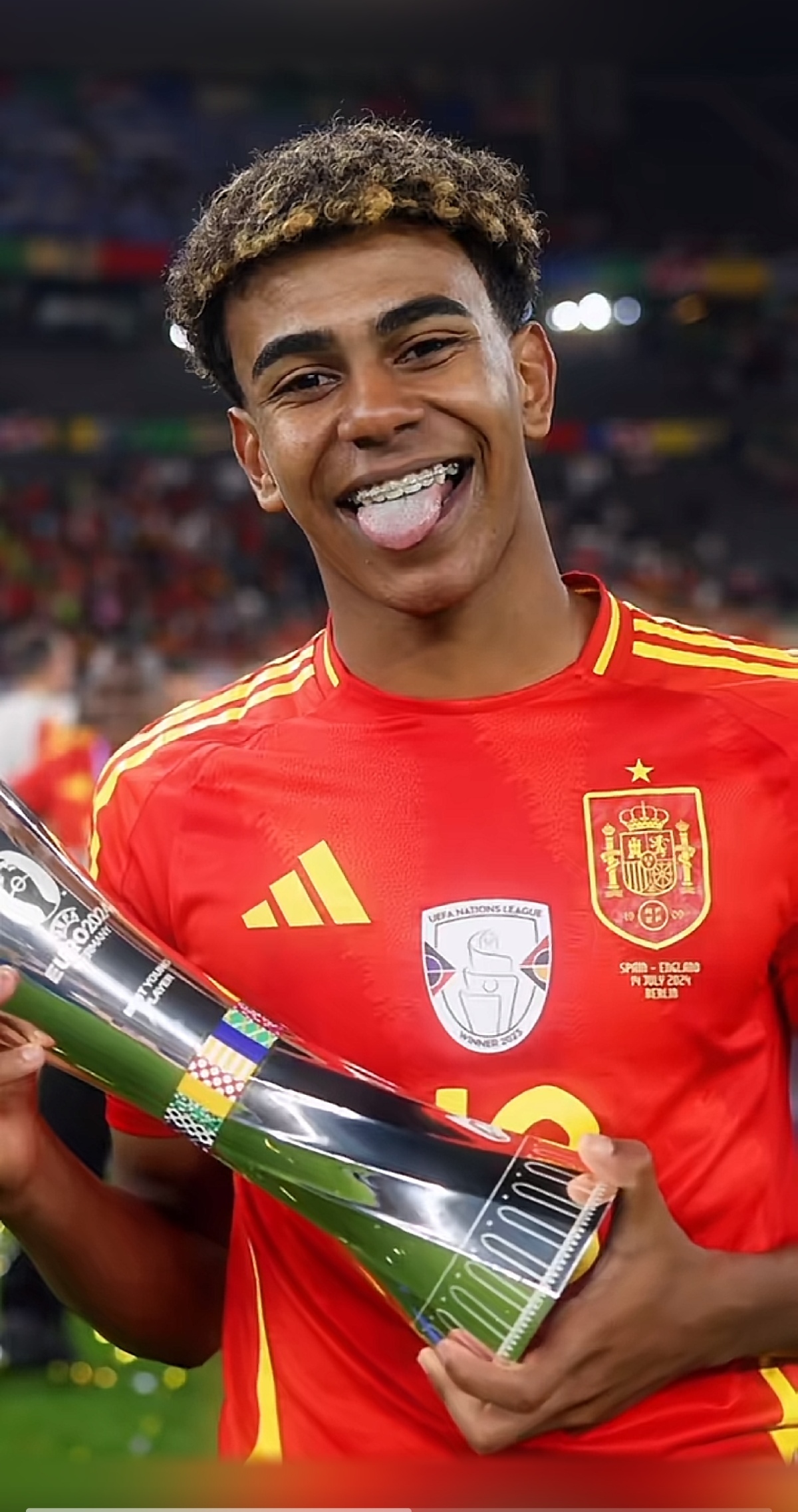 红魔以纪律 红魔以纪律